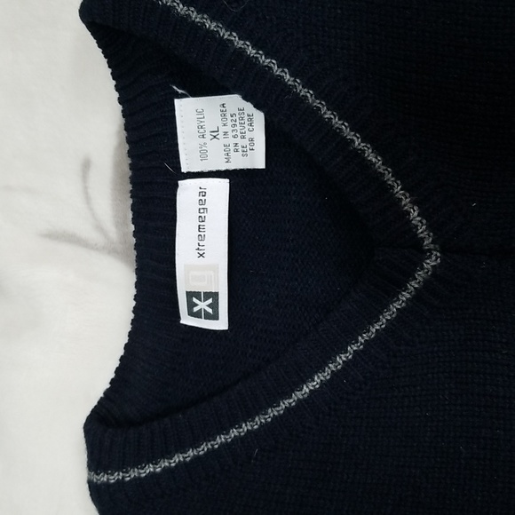 🧥XTREMEGEAR V-NECK SWEATER - Picture 4 of 8